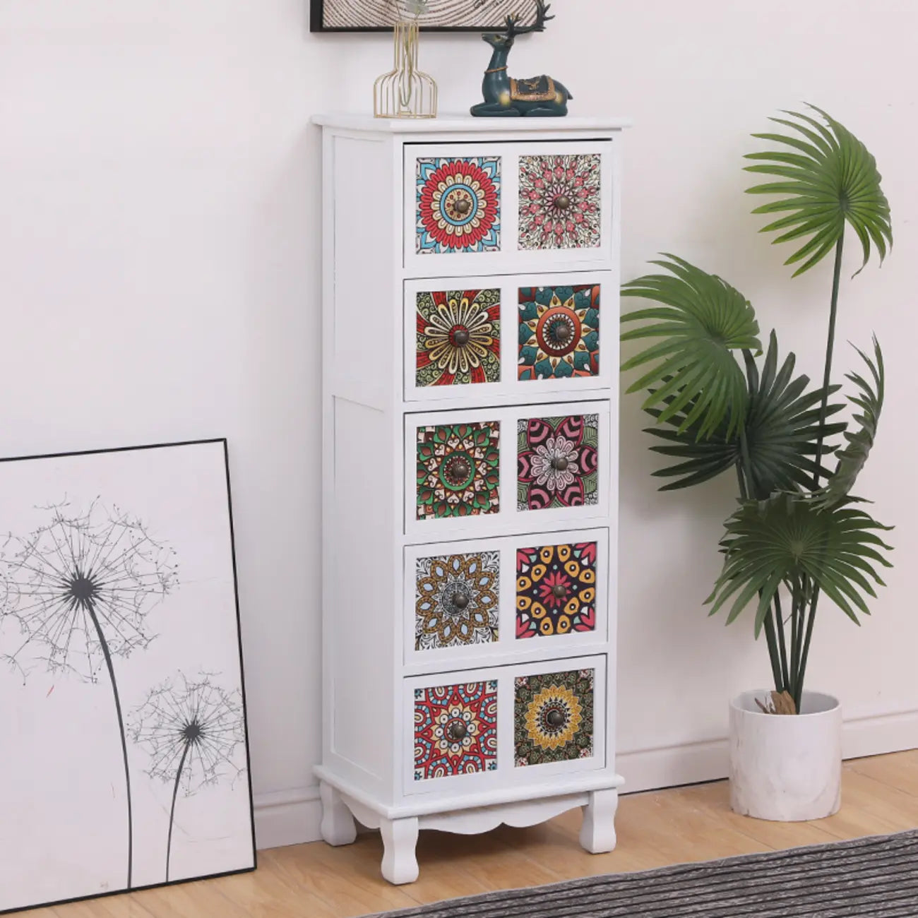 Meuble moderne du milieu du siècle avec motifs décoratifs pour la maison
