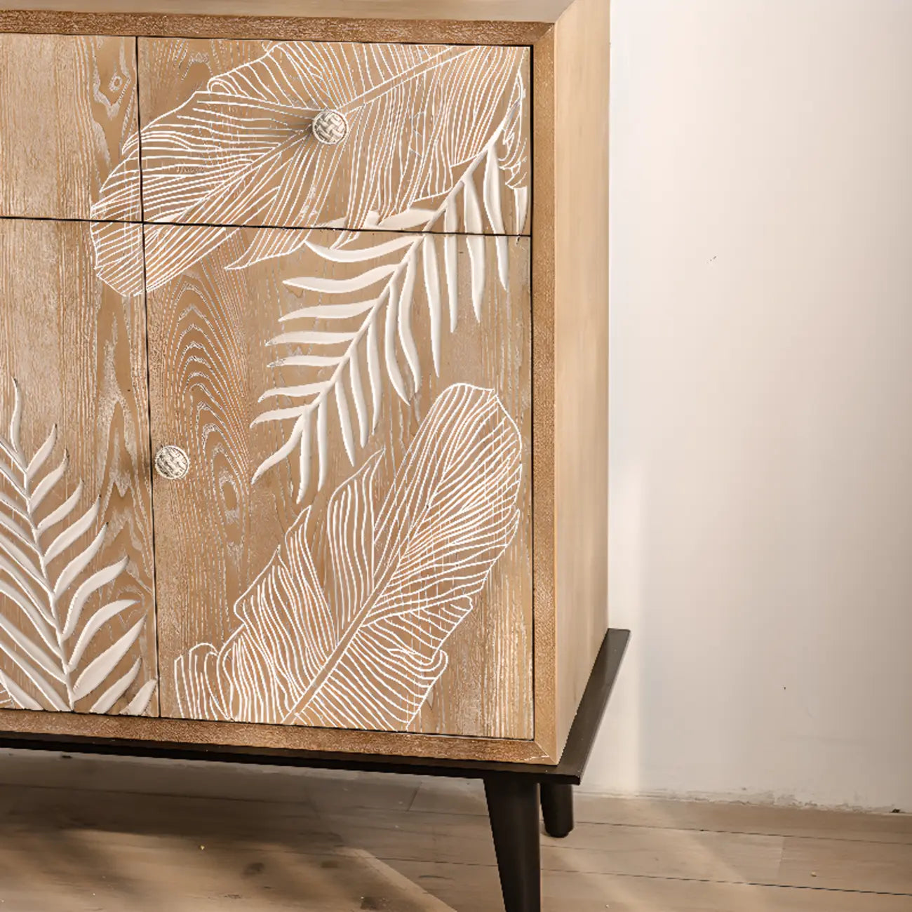 Meuble de salon en bois de style campagnard français avec motifs de feuilles