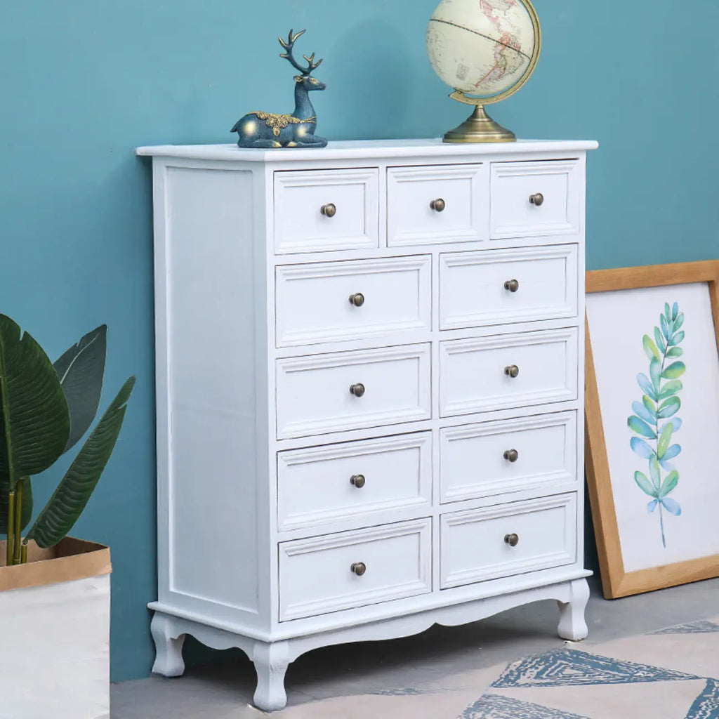 Meuble d'appoint rustique en bois blanc avec plusieurs tiroirs