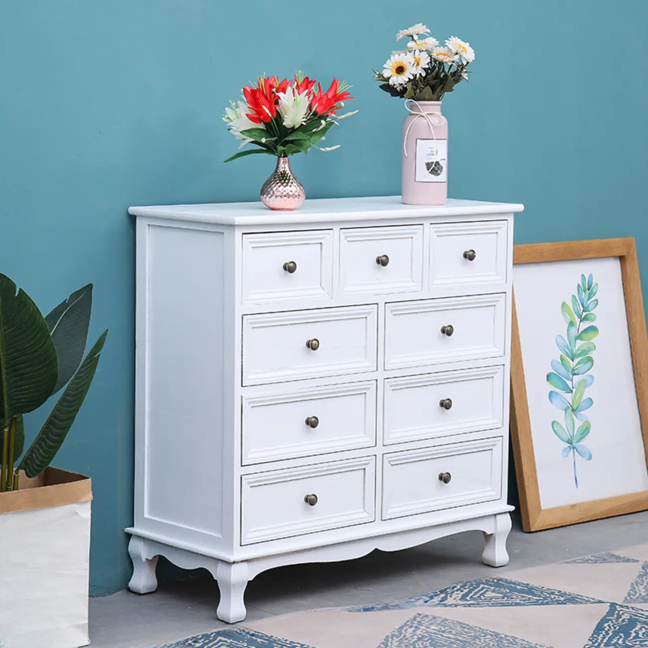 Meuble d'appoint rustique en bois blanc avec plusieurs tiroirs