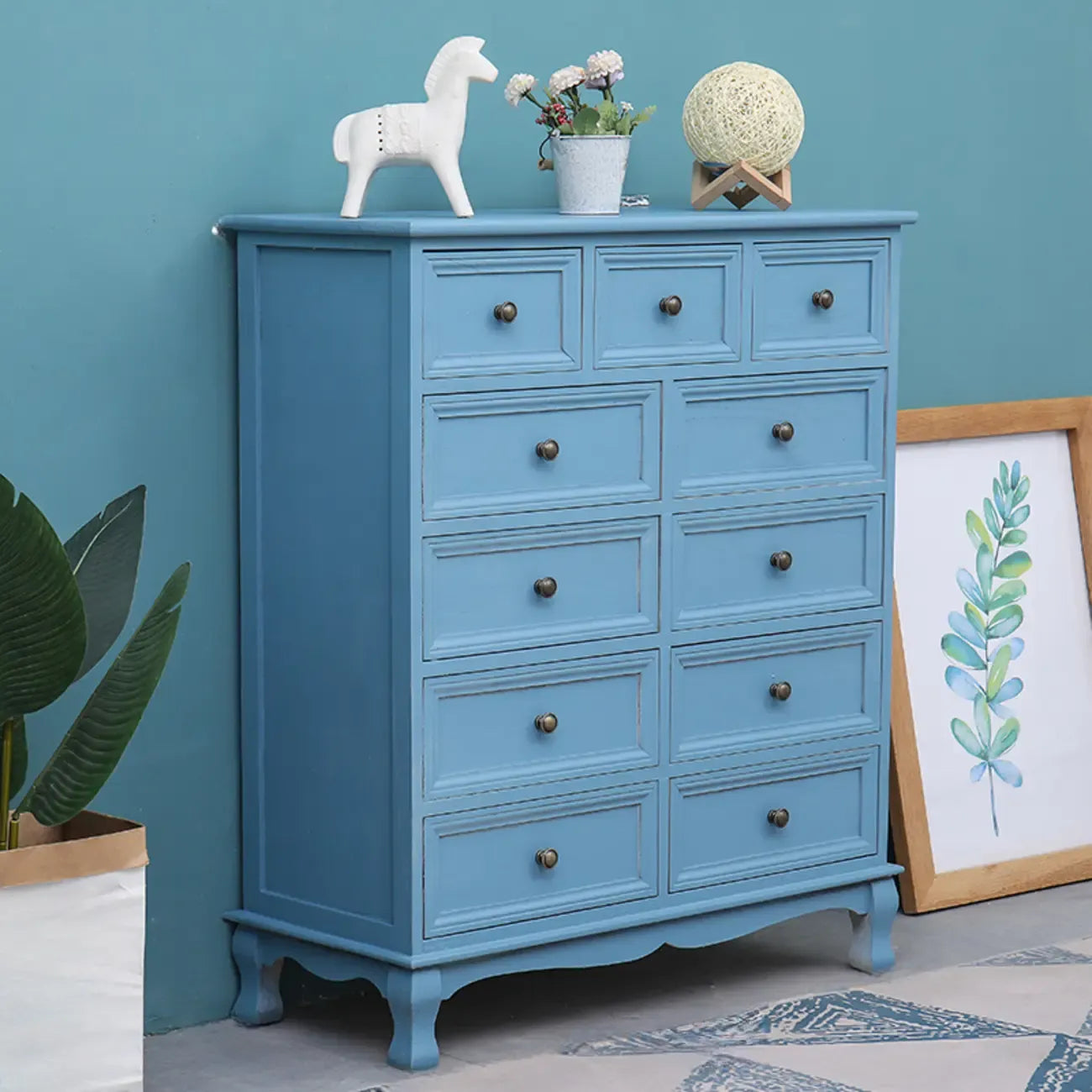 Meuble d'appoint rustique en bois blanc avec plusieurs tiroirs
