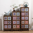 Armoire de rangement en bois brun de style campagnard français avec tiroirs