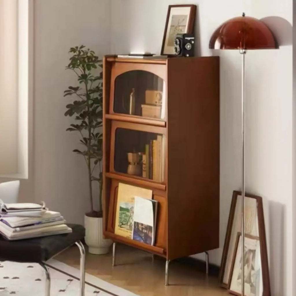 Cassettiera moderna ad accento in pino marrone da 50" con anta in vetro