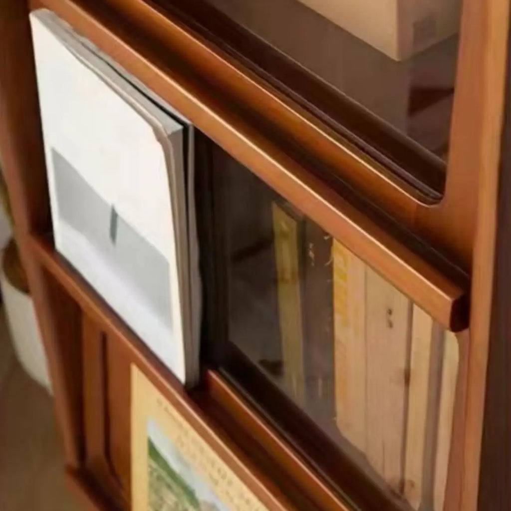 Cassettiera moderna ad accento in pino marrone da 50" con anta in vetro