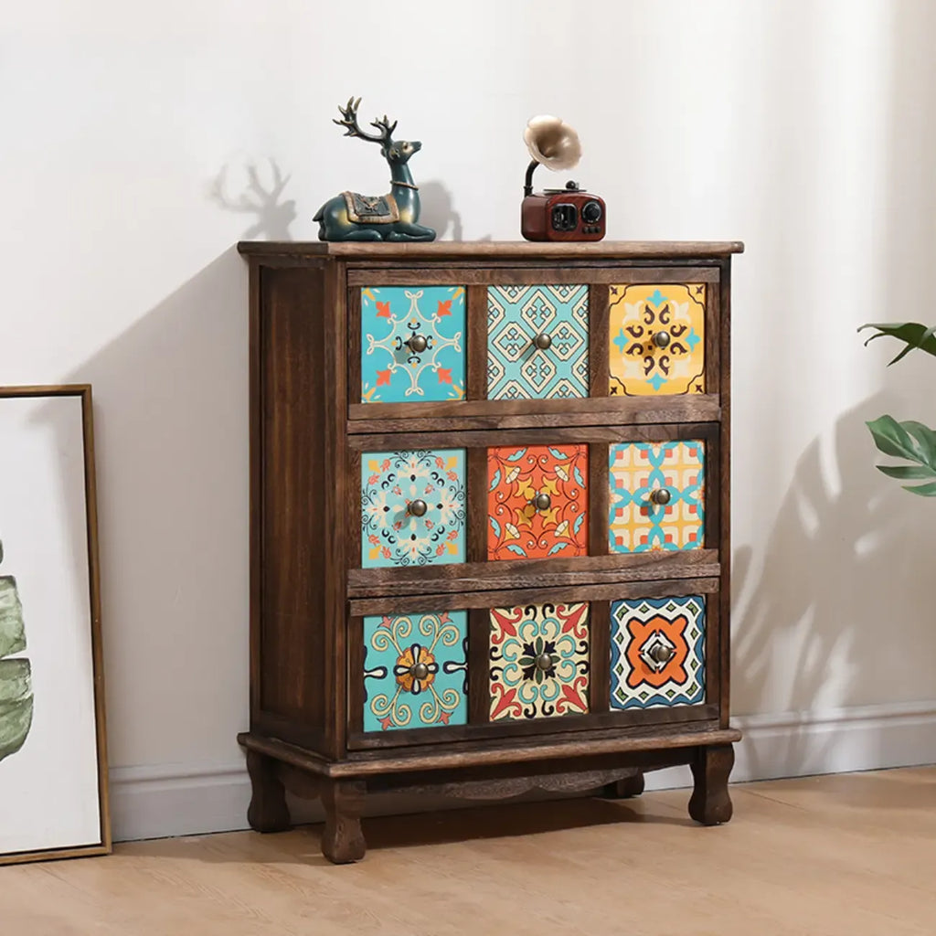 Armoire de rangement en bois brun de style campagnard français avec tiroirs