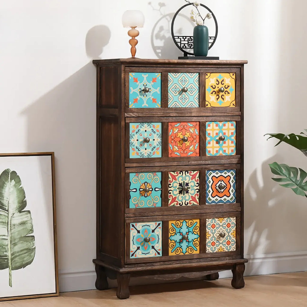 Armoire de rangement en bois brun de style campagnard français avec tiroirs