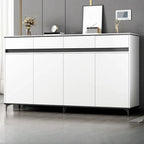 Meuble de cuisine minimaliste en bois blanc avec portes