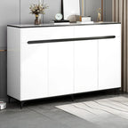 Meuble de cuisine minimaliste en bois blanc avec portes