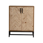 Armoire rustique au fini naturel avec étagère extérieure et porte de grange