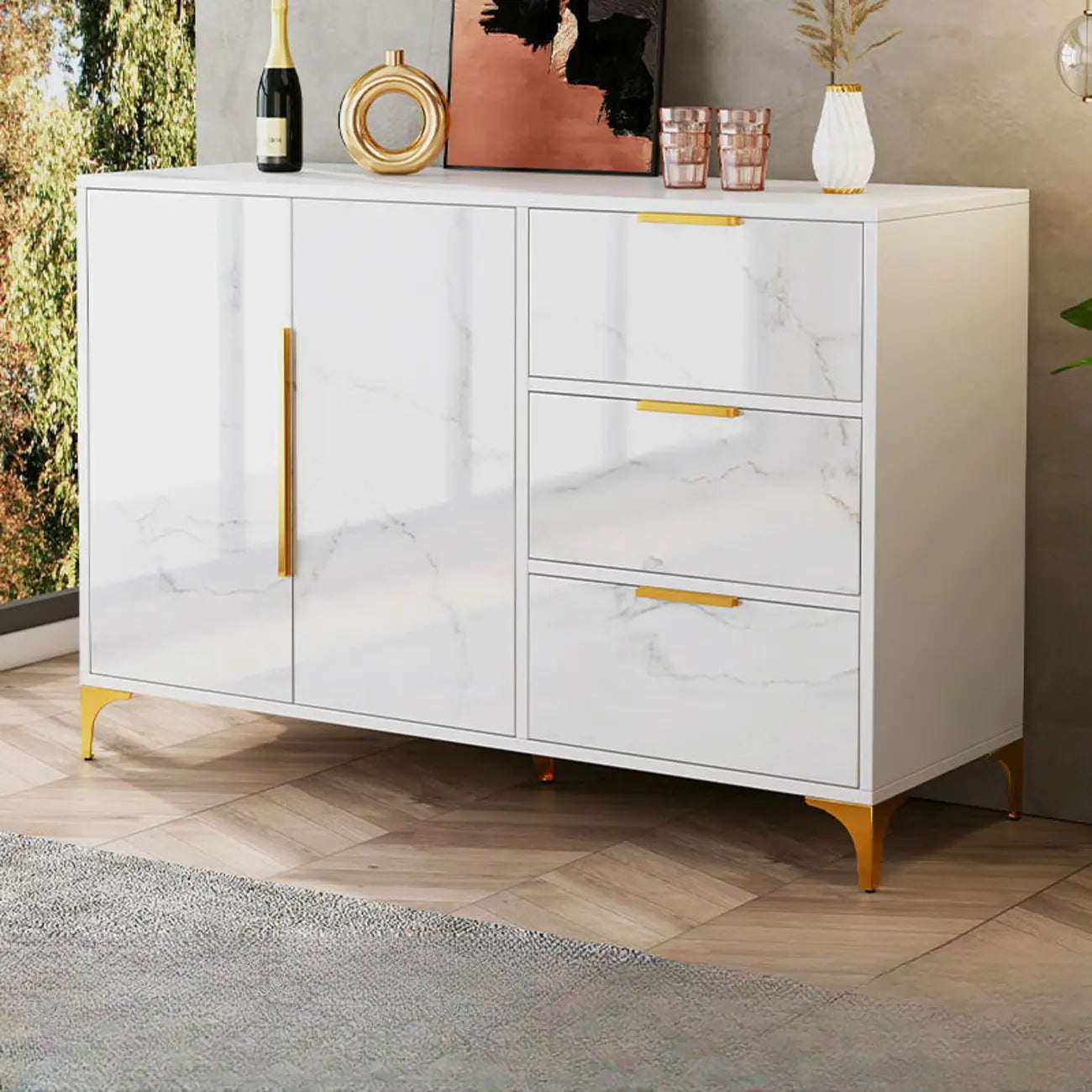 Meuble de cuisine minimaliste en bois blanc avec portes