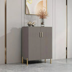 Buffet en bois glamour avec étagères et placards