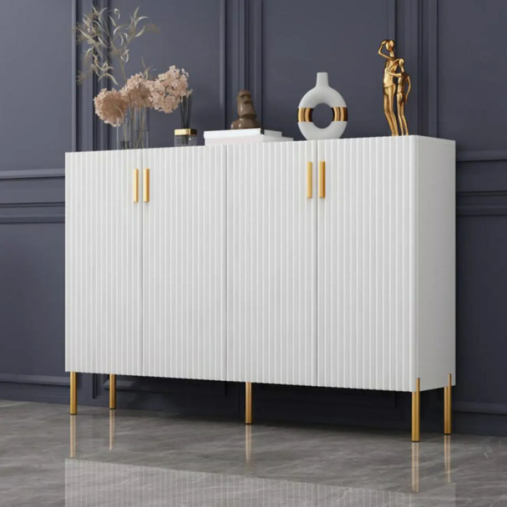 Buffet en bois glamour avec étagères et placards