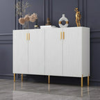 Buffet en bois glamour avec étagères et placards
