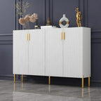 Buffet en bois glamour avec étagères et placards