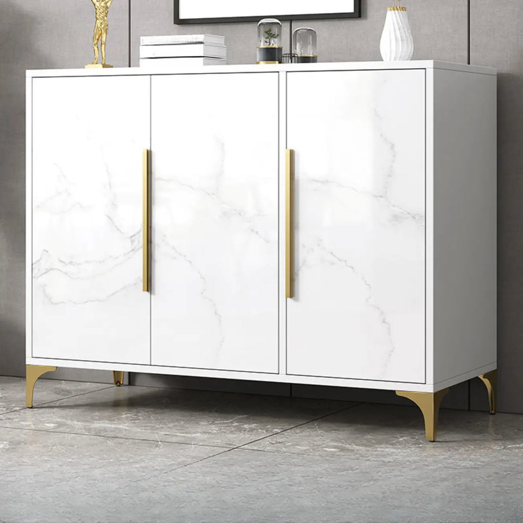 Meuble de cuisine minimaliste en bois blanc avec portes