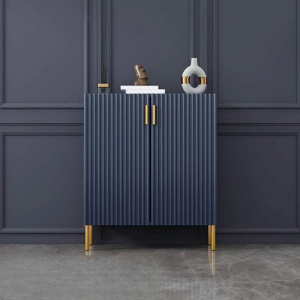 Buffet en bois glamour avec étagères et placards