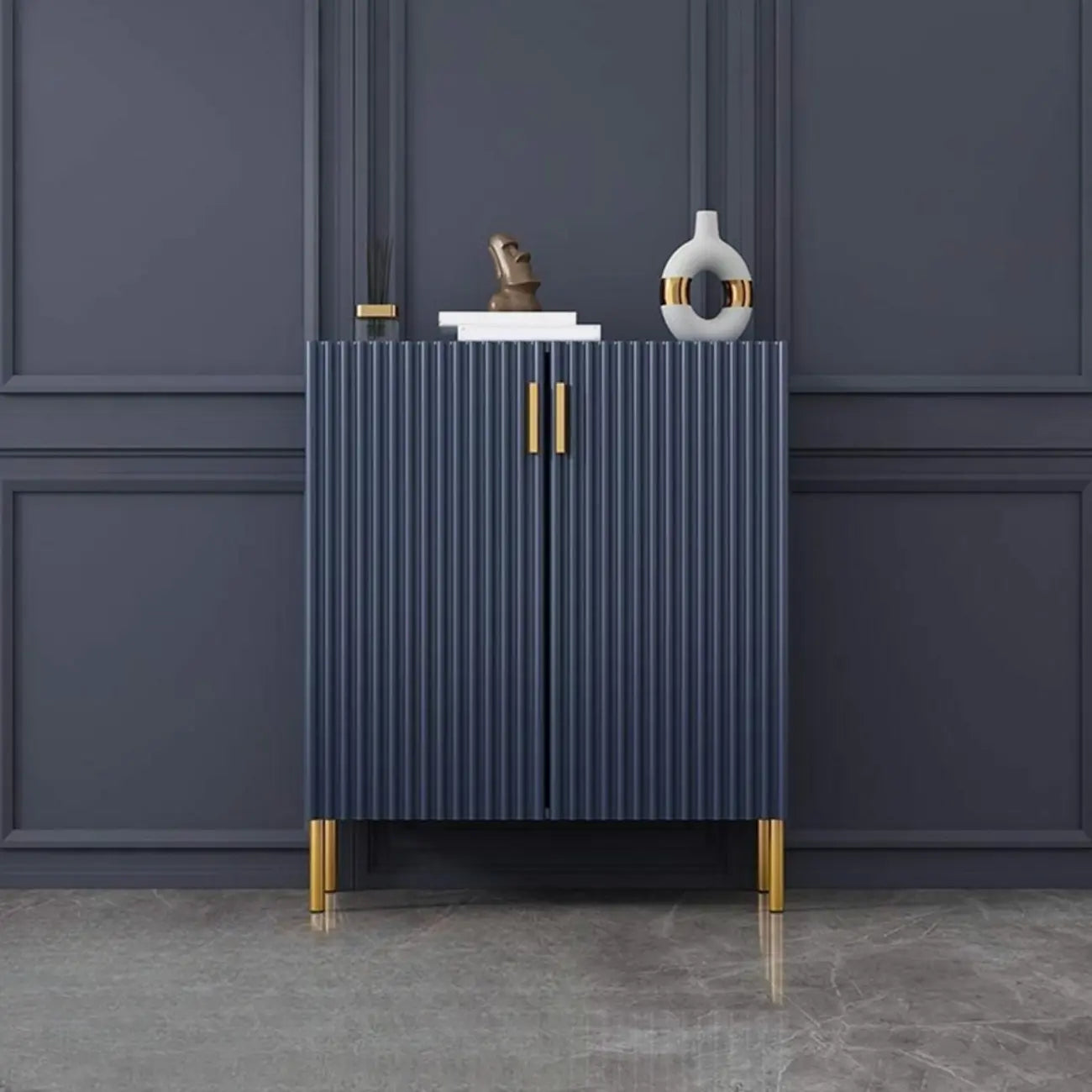 Buffet en bois glamour avec étagères et placards