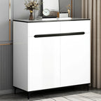 Meuble de cuisine minimaliste en bois blanc avec portes