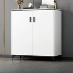 Meuble de cuisine minimaliste en bois blanc avec portes