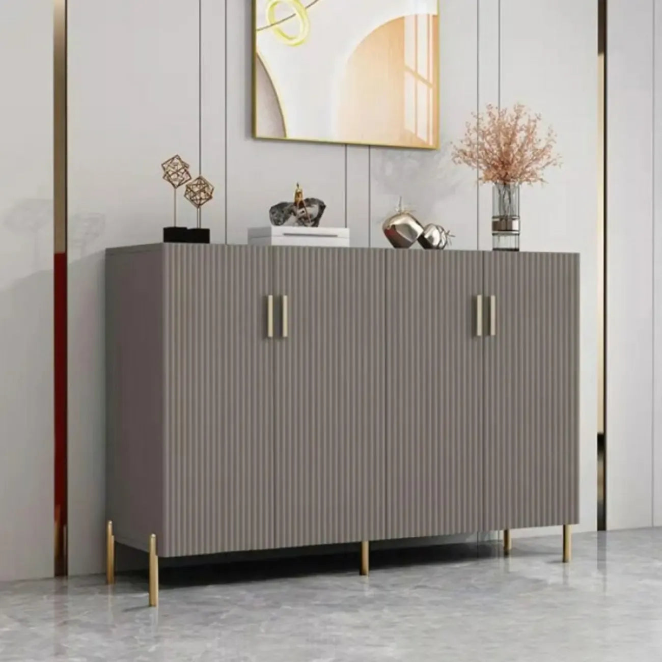 Buffet en bois glamour avec étagères et placards