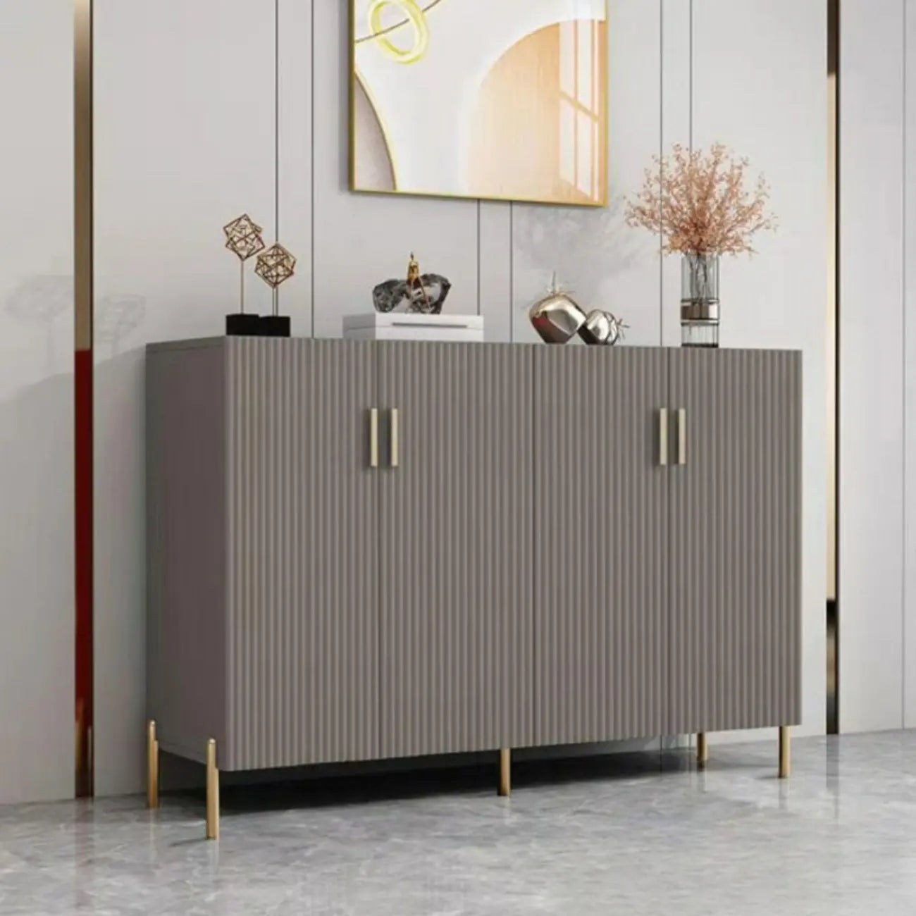 Buffet en bois glamour avec étagères et placards