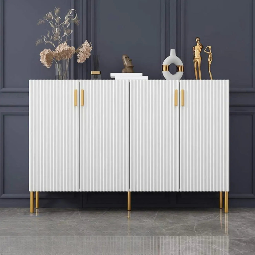 Buffet en bois glamour avec étagères et placards