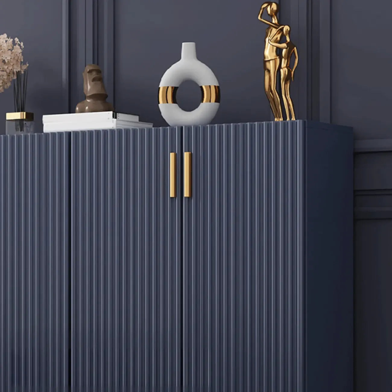 Buffet en bois glamour avec étagères et placards