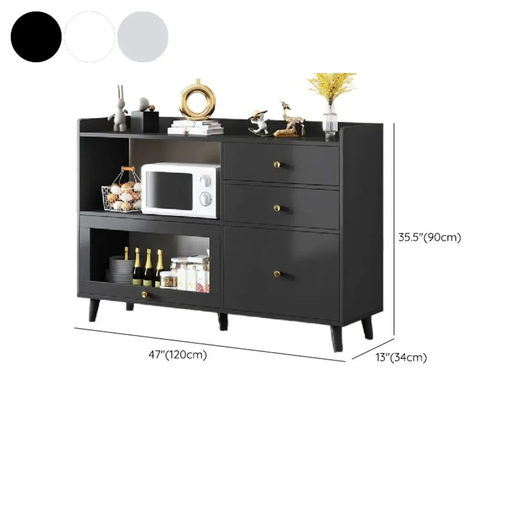 Meuble de cuisine minimaliste en bois blanc avec portes