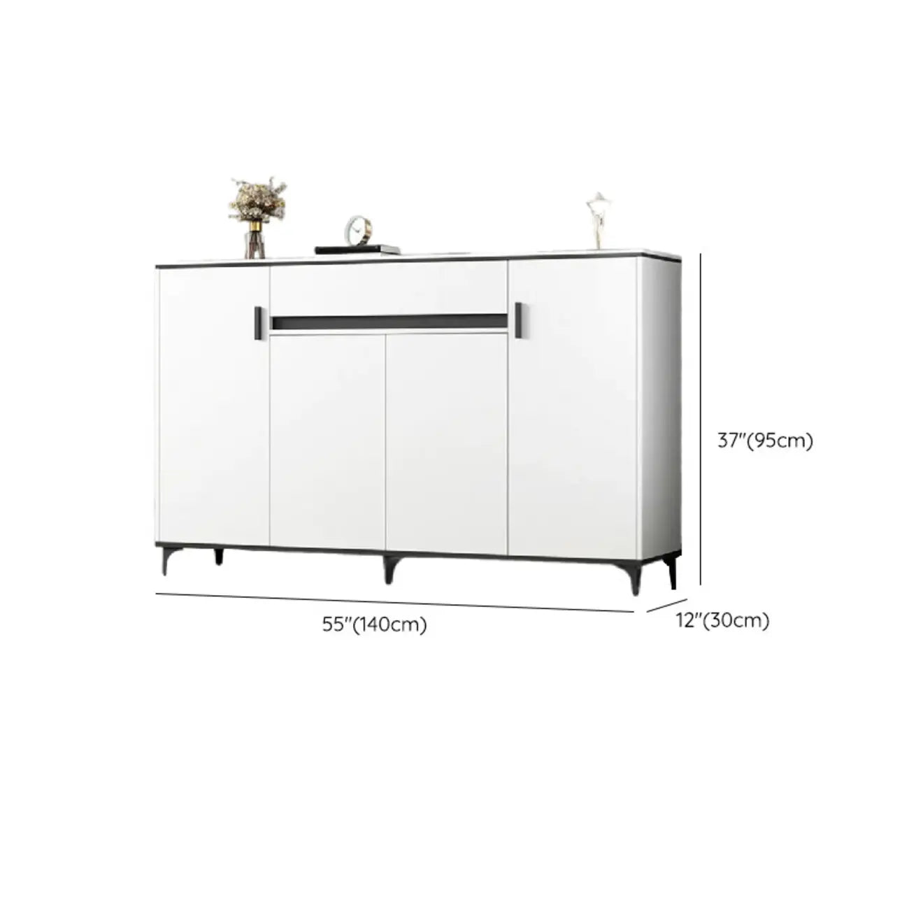 Meuble de cuisine minimaliste en bois blanc avec portes