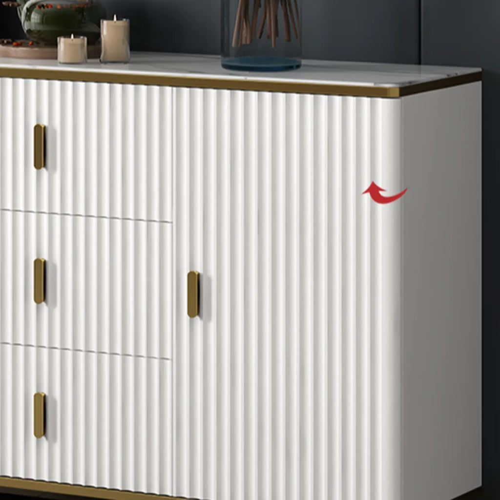 Meuble de salon glamour en bois avec plusieurs tiroirs