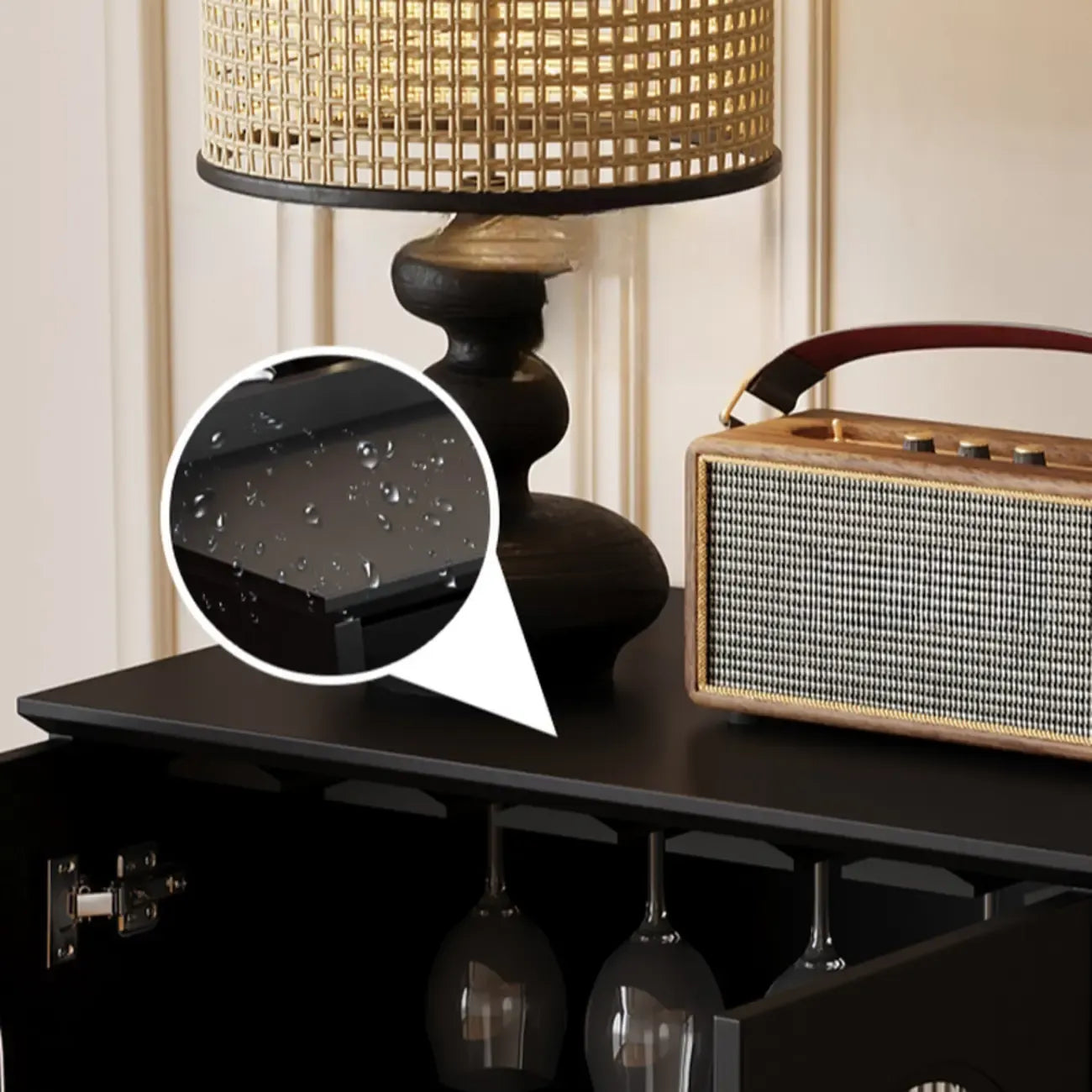Élégant meuble d'appoint en bois noir avec tiroirs et portes