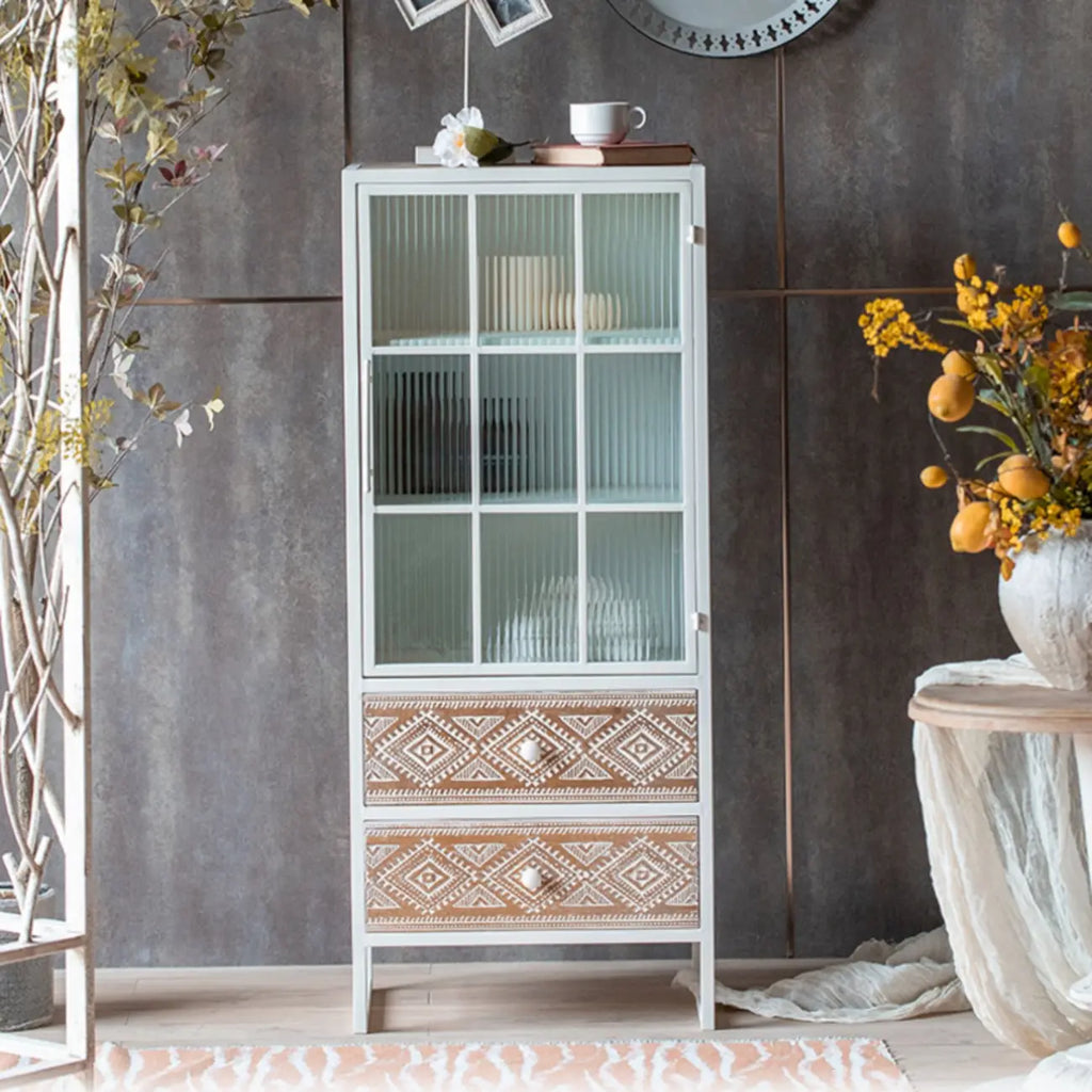 Meuble d'appoint bohème blanc avec porte et tiroirs en verre