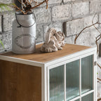 Meuble d'appoint bohème blanc avec porte et tiroirs en verre