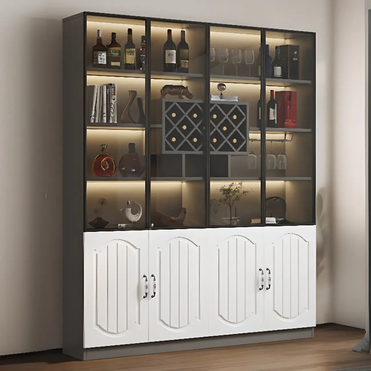 Vitrine en bois noir avec porte vitrée et rangement pour vin