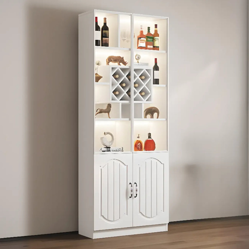 Vitrine en bois noir avec porte vitrée et rangement pour vin