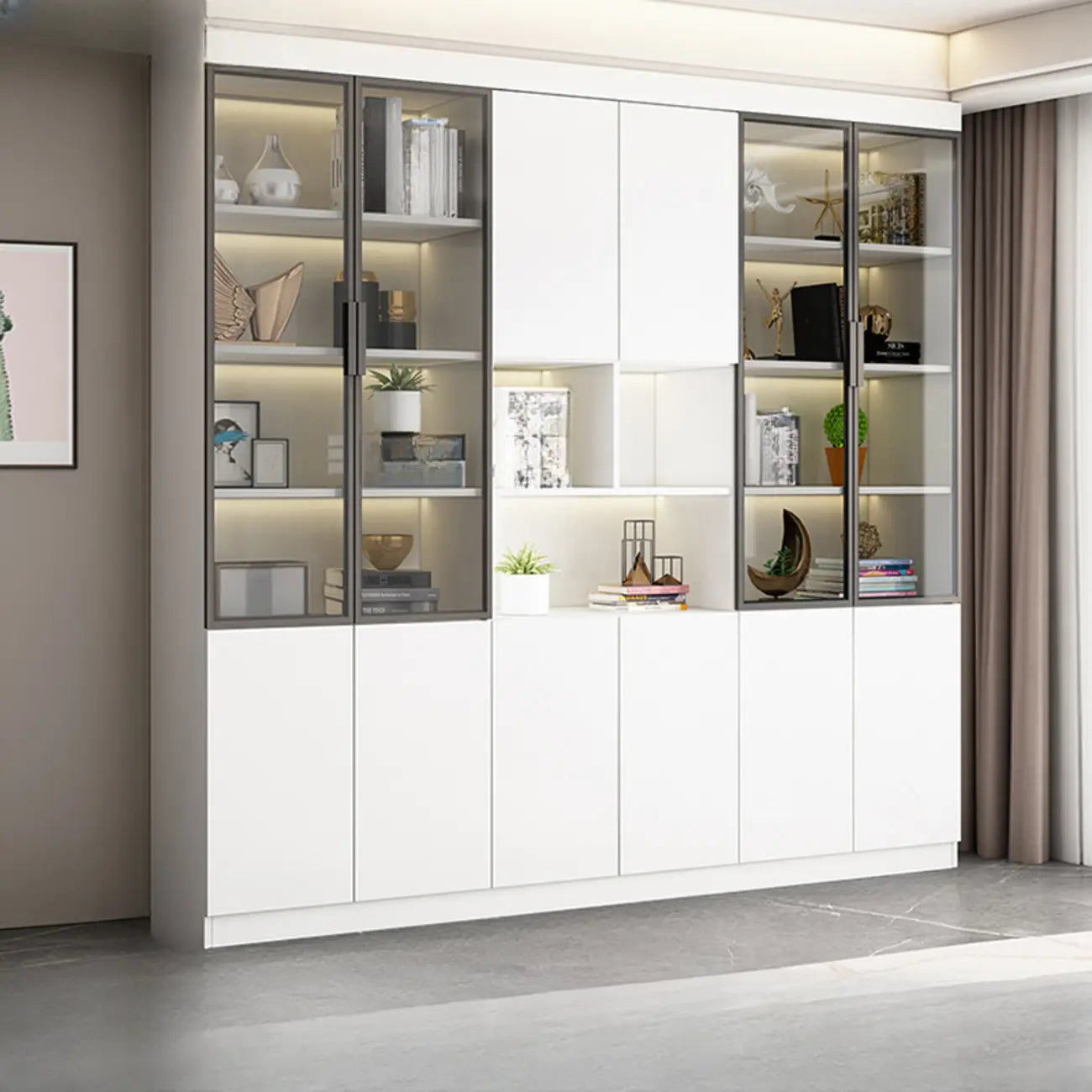 Grande vitrine de rangement ouverte en bois, du sol au plafond