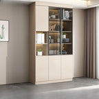 Grande vitrine de rangement ouverte en bois, du sol au plafond