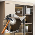 Grande vitrine de rangement ouverte en bois, du sol au plafond