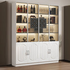 Vitrine en bois noir avec porte vitrée et rangement pour vin