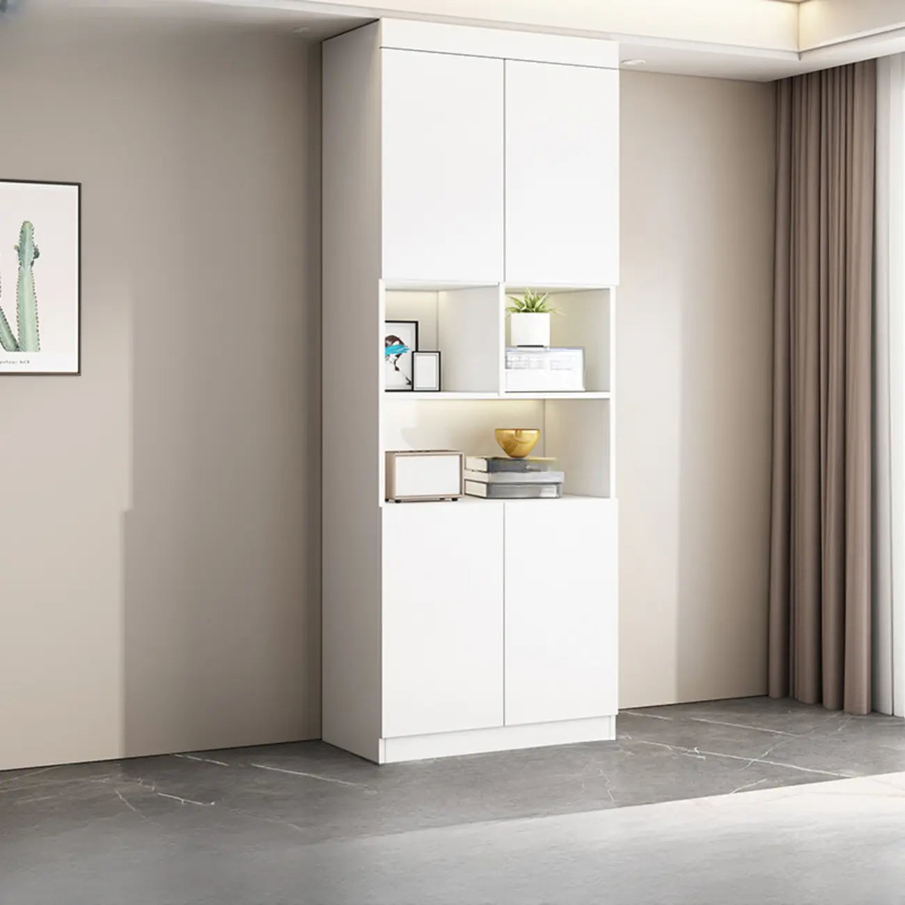 Grande vitrine de rangement ouverte en bois, du sol au plafond