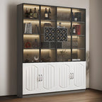 Vitrine en bois noir avec porte vitrée et rangement pour vin