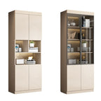 Grande vitrine de rangement ouverte en bois, du sol au plafond