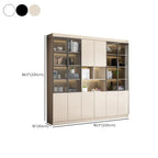 Grande vitrine de rangement ouverte en bois, du sol au plafond