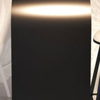 Table de bar minimaliste et élégante en métal blanc pour une maison moderne