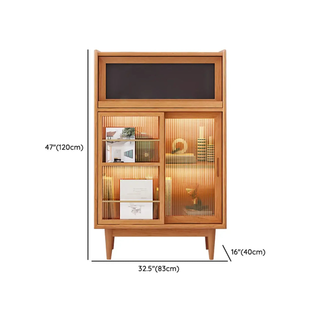 vaisselier de cuisine en bois brun avec portes en rotin