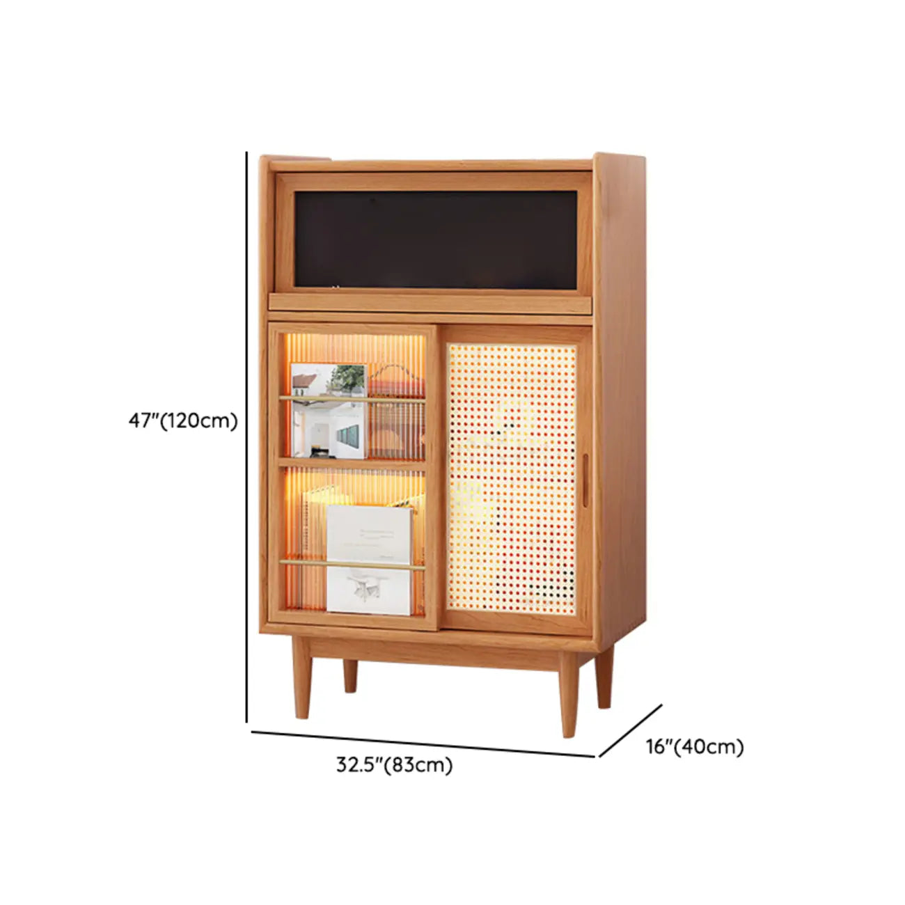 vaisselier de cuisine en bois brun avec portes en rotin