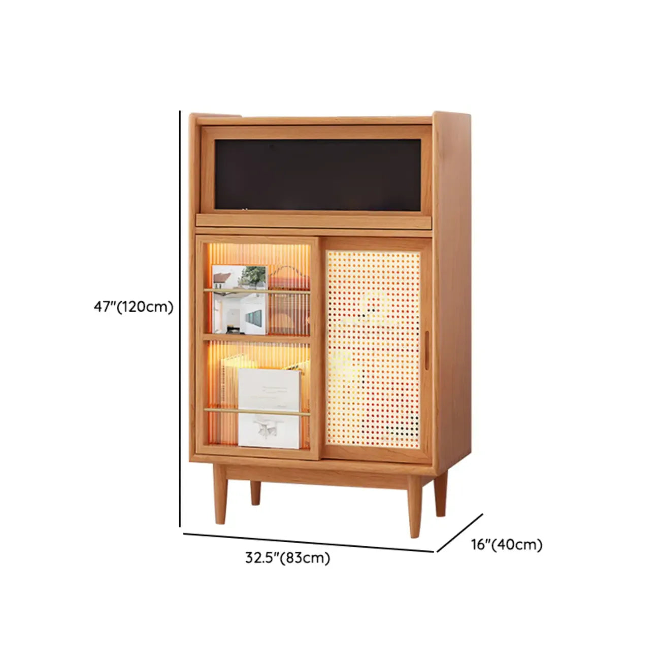 vaisselier de cuisine en bois brun avec portes en rotin