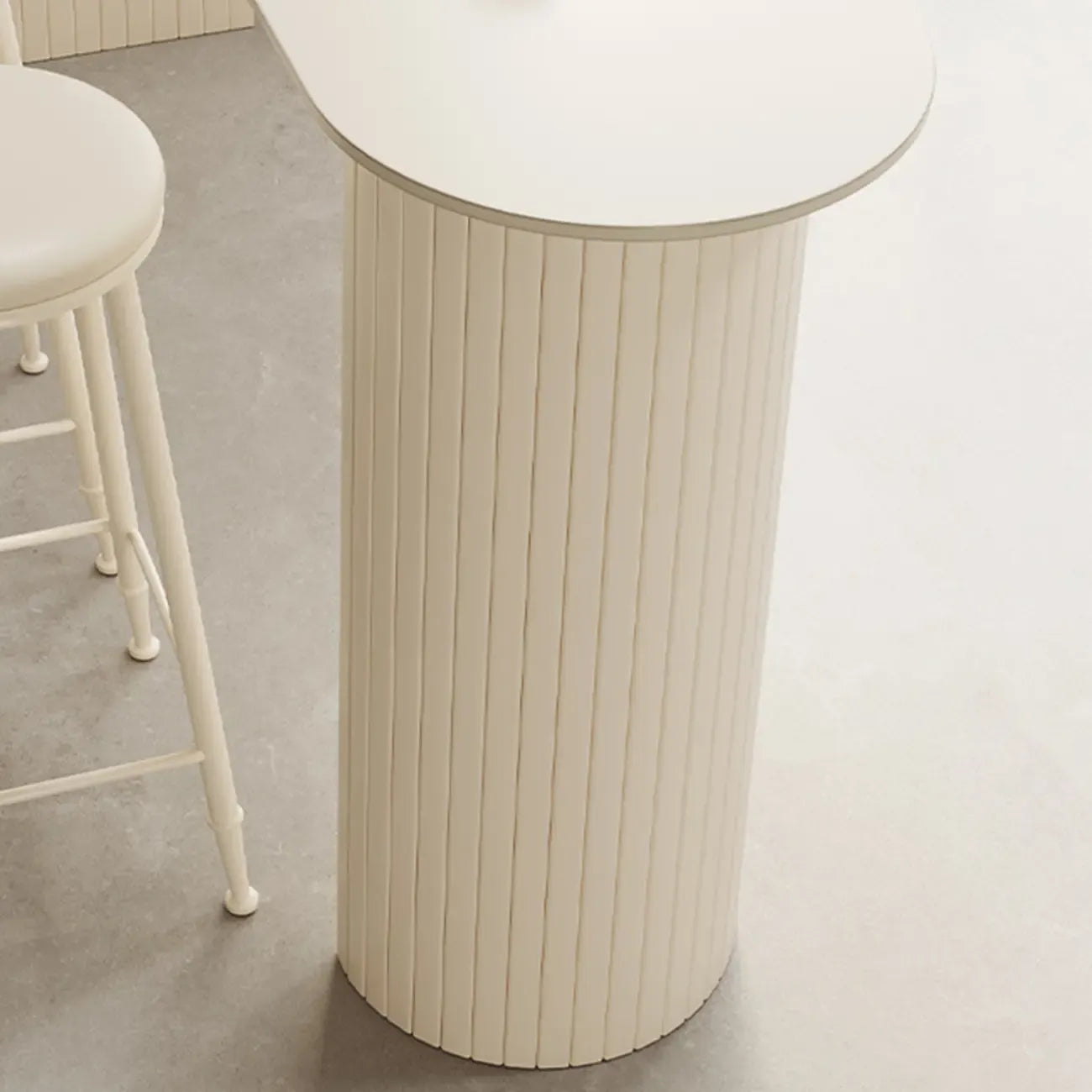 Ensemble de table de bar minimaliste en marbre blanc étroit