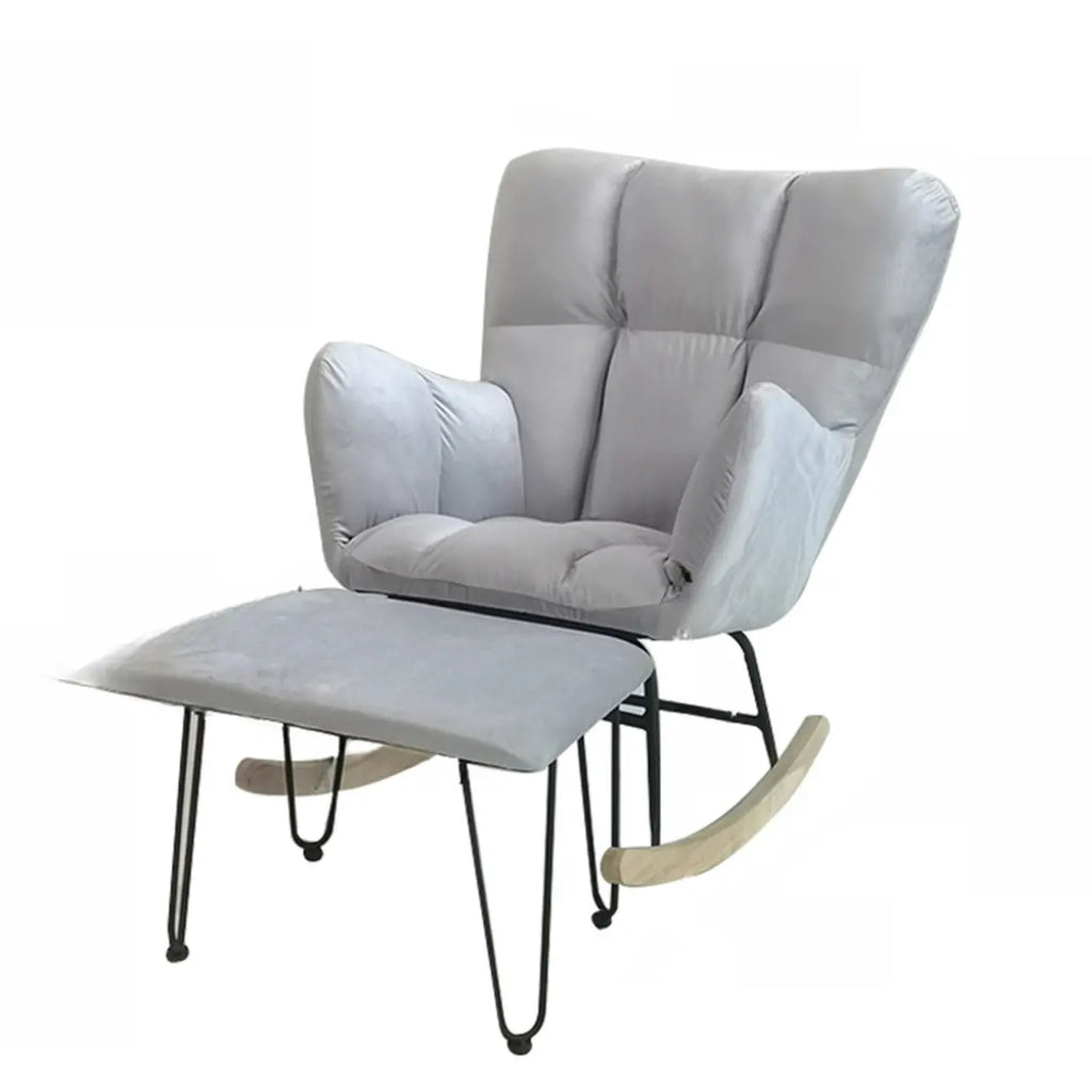 Fauteuil à bascule en bois rembourré de tissu technique avec accoudoirs encastrés
