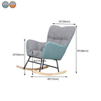 Fauteuil à bascule en bois rembourré de tissu technique avec accoudoirs encastrés